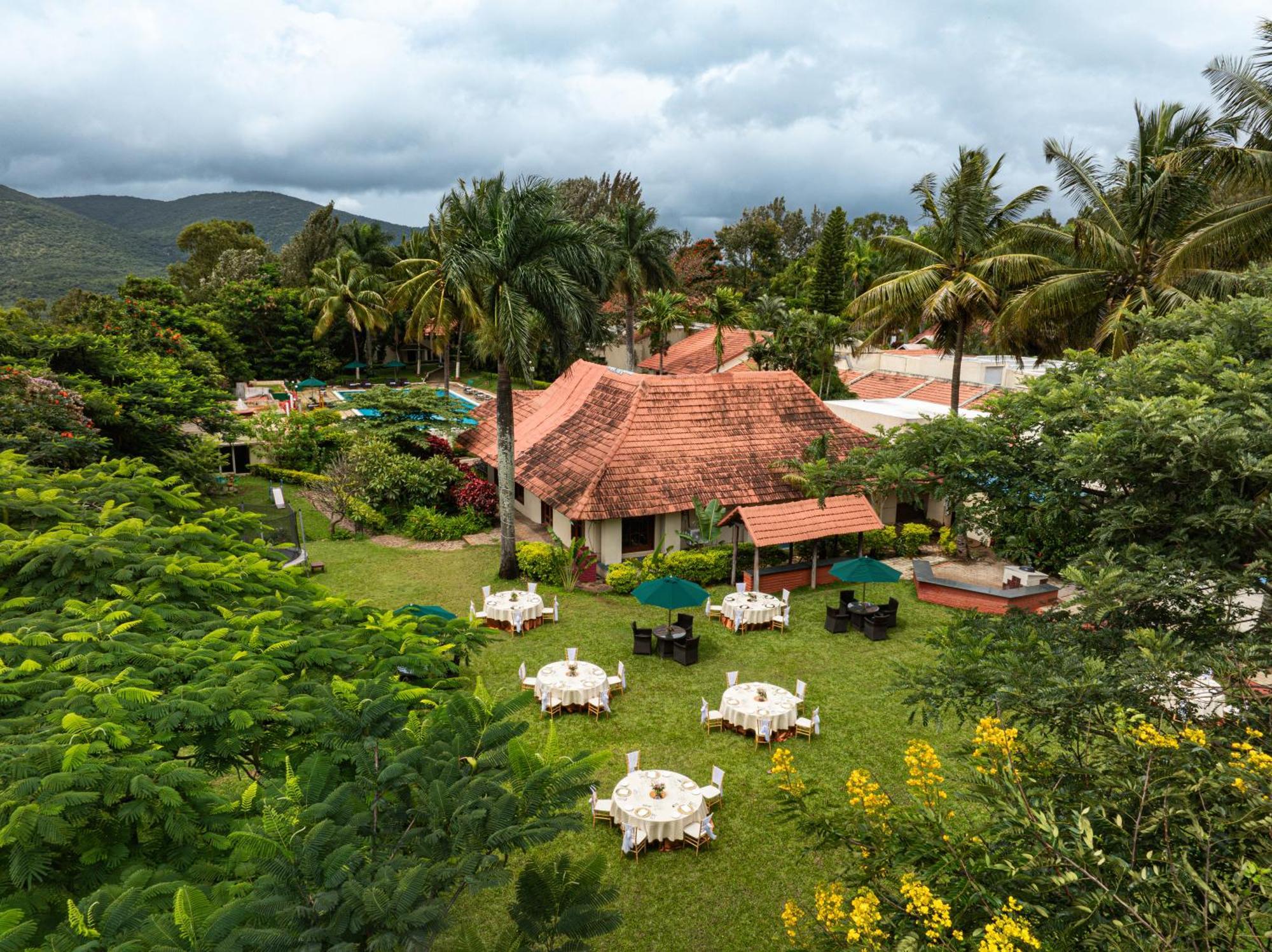 Gateway Chikmagalur Hotell Exteriör bild