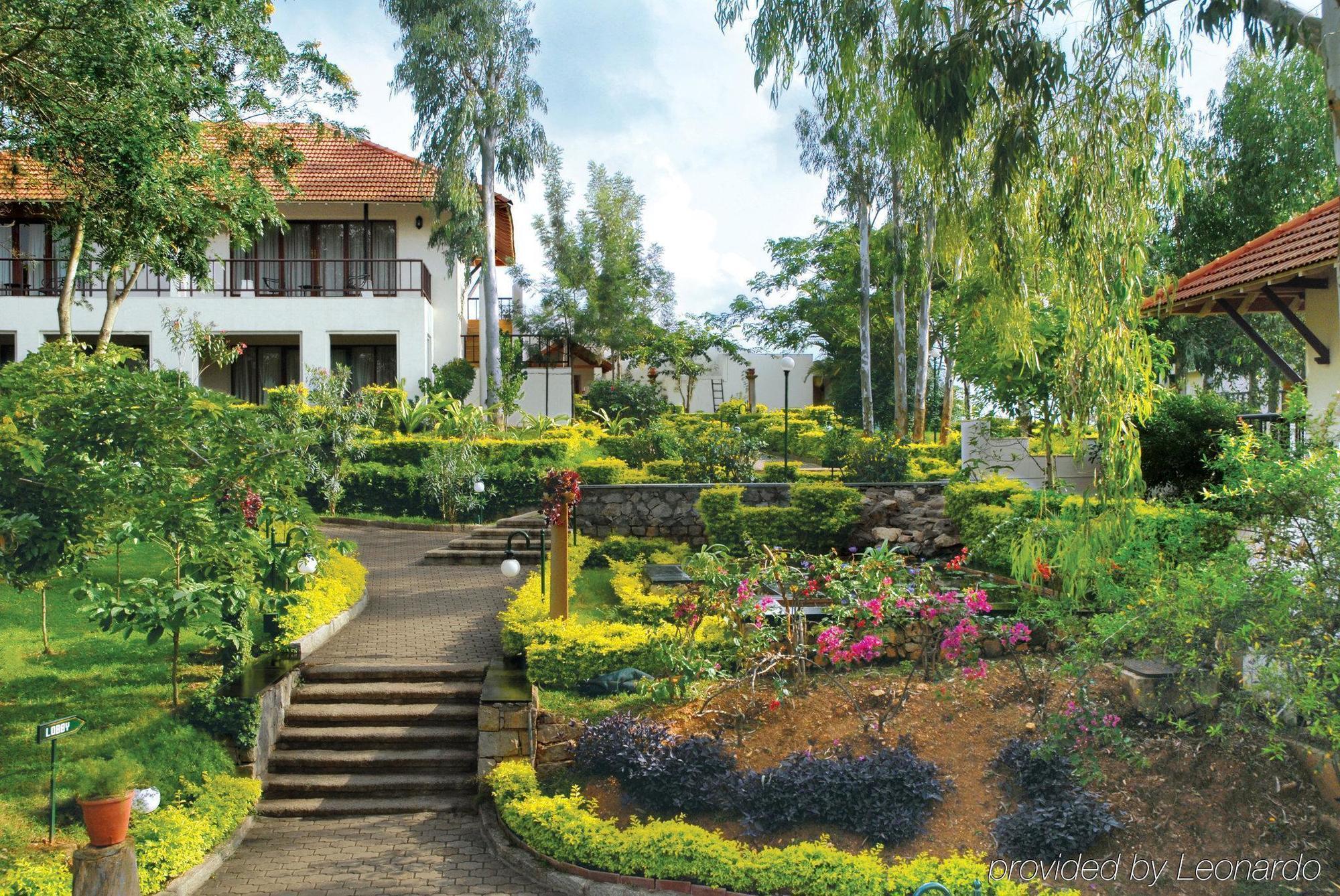 Gateway Chikmagalur Hotell Exteriör bild